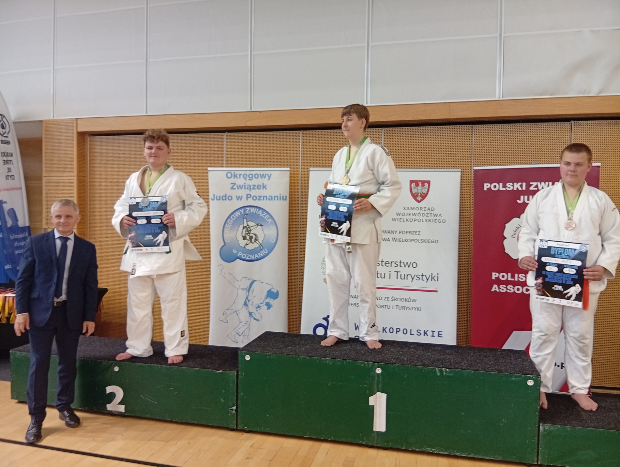 Odnośnik: https://cloud-6.edupage.org/cloud/eduresized_1762173821905.jpg?z%3AREdV1SH0yZiTDJ4qCjUu%2BjvsRpu8q5MkFCDSGzaJlSabYLQcDiZVSgENzk5dCOPSxpIBnCCSXqs47MZDgdVnog%3D%3D