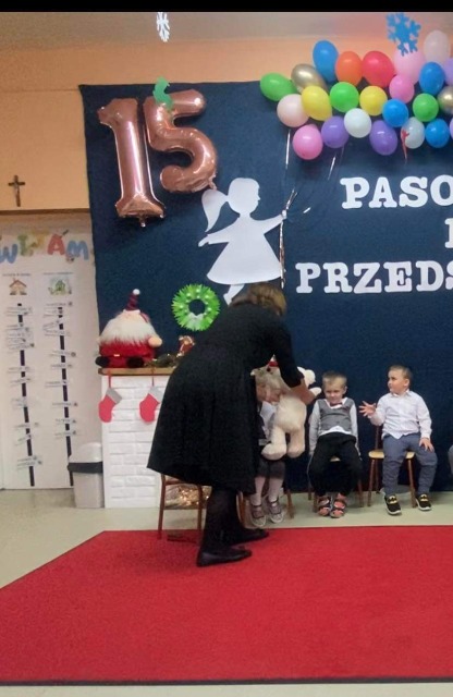 Pasowanie na przedszkolaka i 15 lecie przedszkola w Parszowie - Obrazek 6