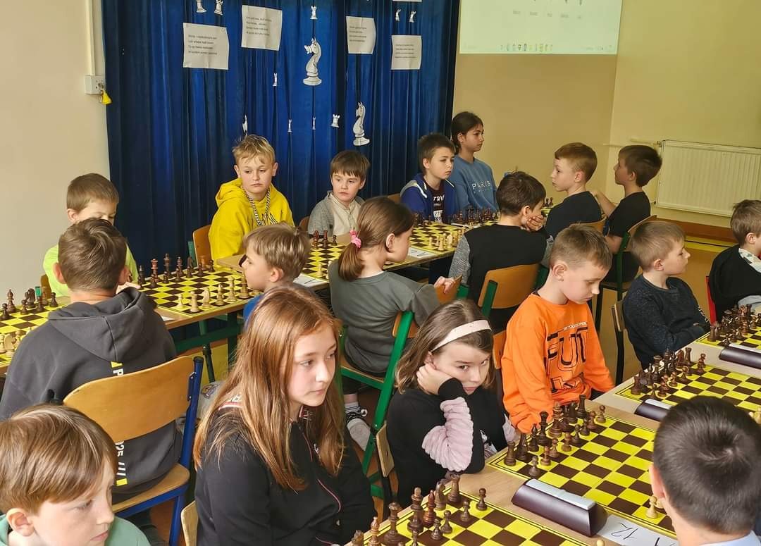 Powiatowy turniej szachowy. - Obrazek 3