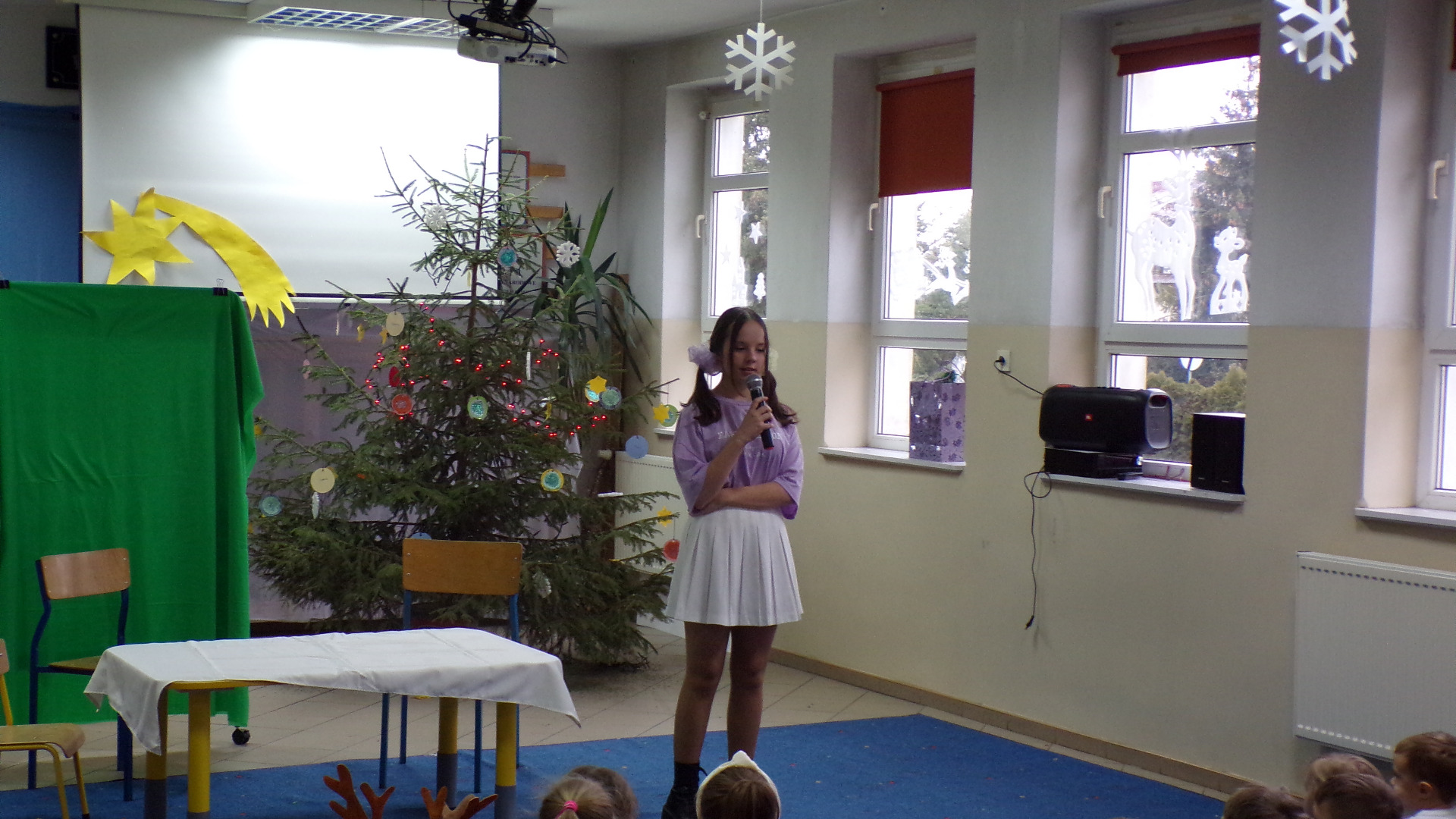 Uczniowie szkoły w Chobienicach - wigilia i jasełka