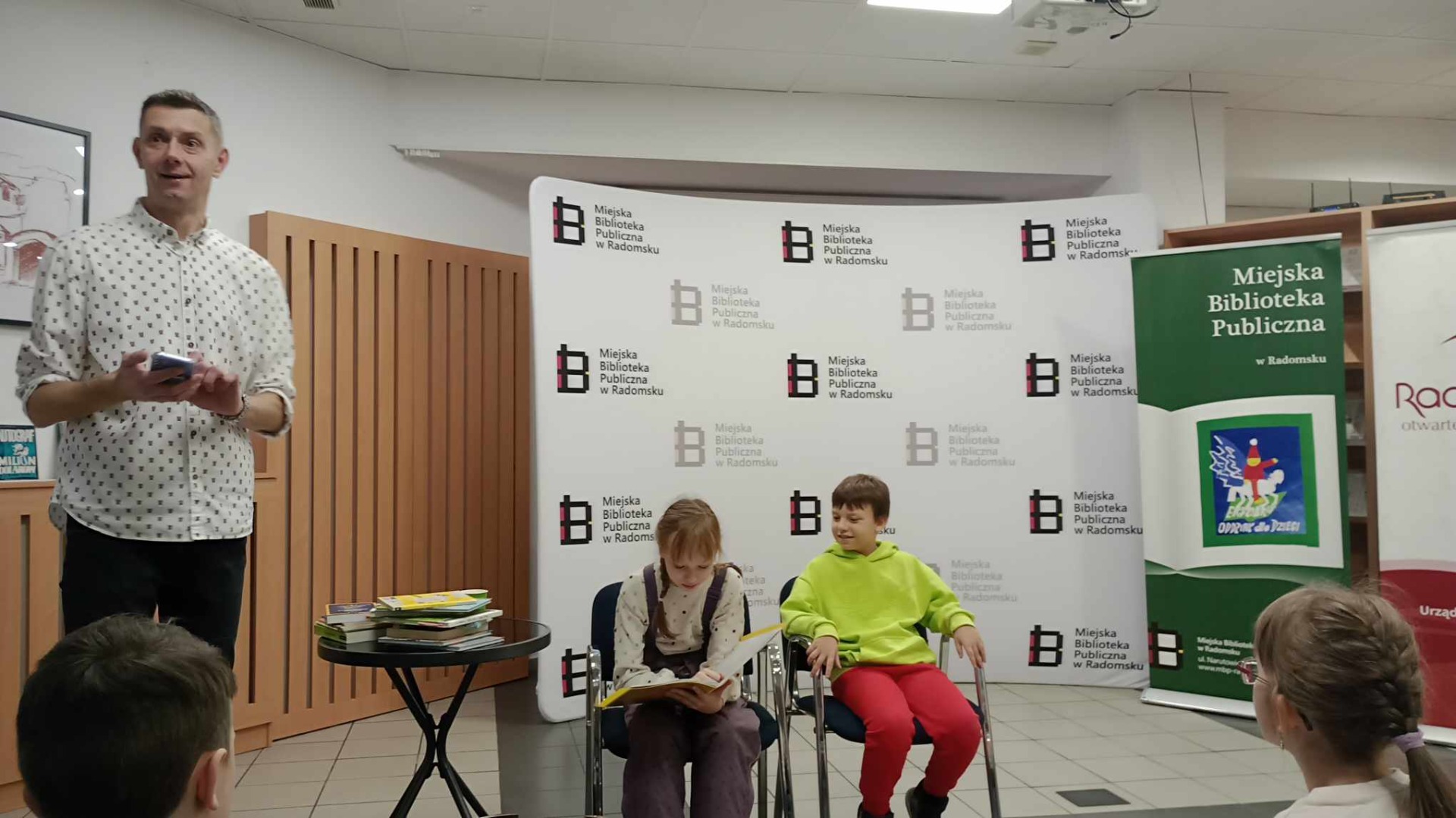 Spotkanie z pisarzem w MBP w Radomsku - Obrazek 6