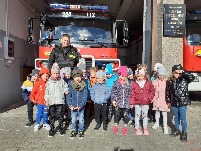 Wizyta przedszkolaków w Ochotniczej Straży Pożarnej w Wierzchlesie - Obrazek 1