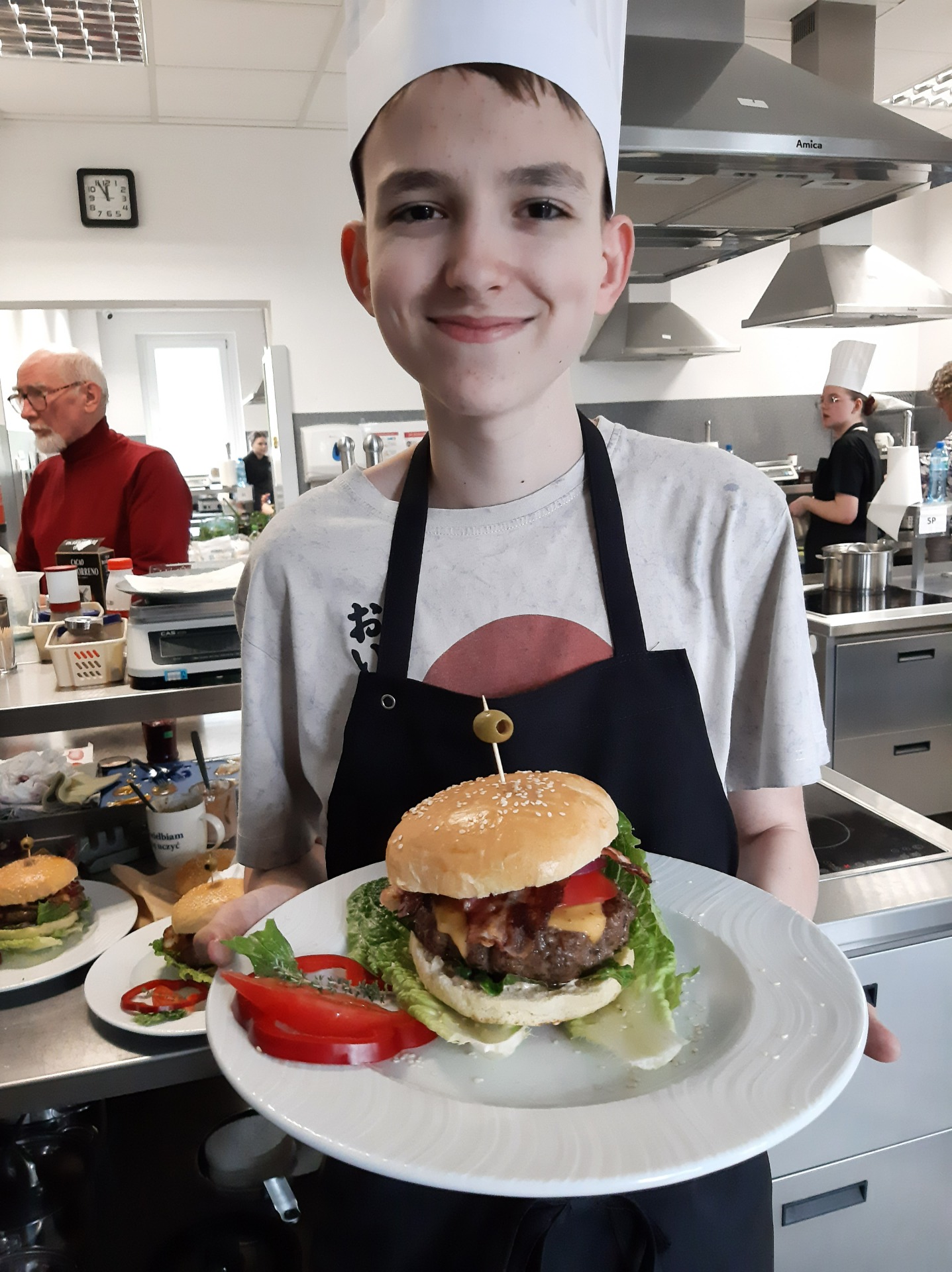 Sukces naszej uczennicy w  II edycji konkursu kulinarnego "Kuchnia Łączy Pokolenia - Senior i Junior w Kuchni"