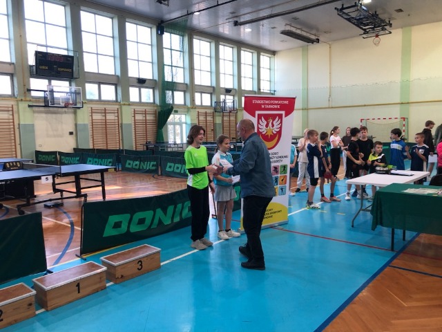 Ewa Rygielska z klasy VI odniosła kolejny sukces w tenisie stołowym - Obrazek 2