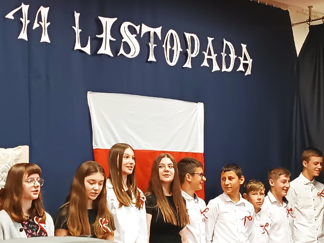 Narodowe Święto Niepodległości w naszej szkole - Obrazek 3