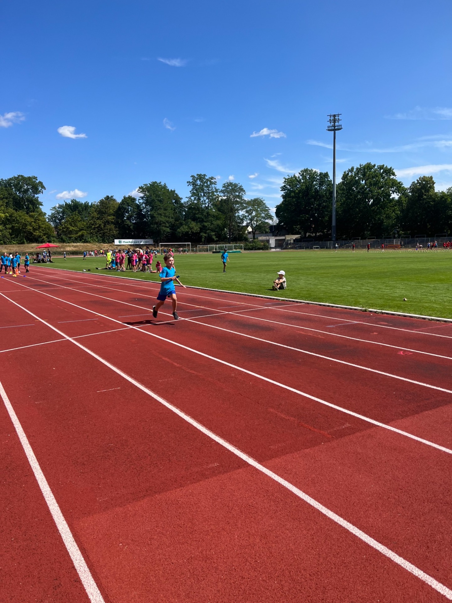Leichtathletik Teamwettbewerb 3./4.Klassen im Fuchsparkstadion in Bamberg - Bild 3