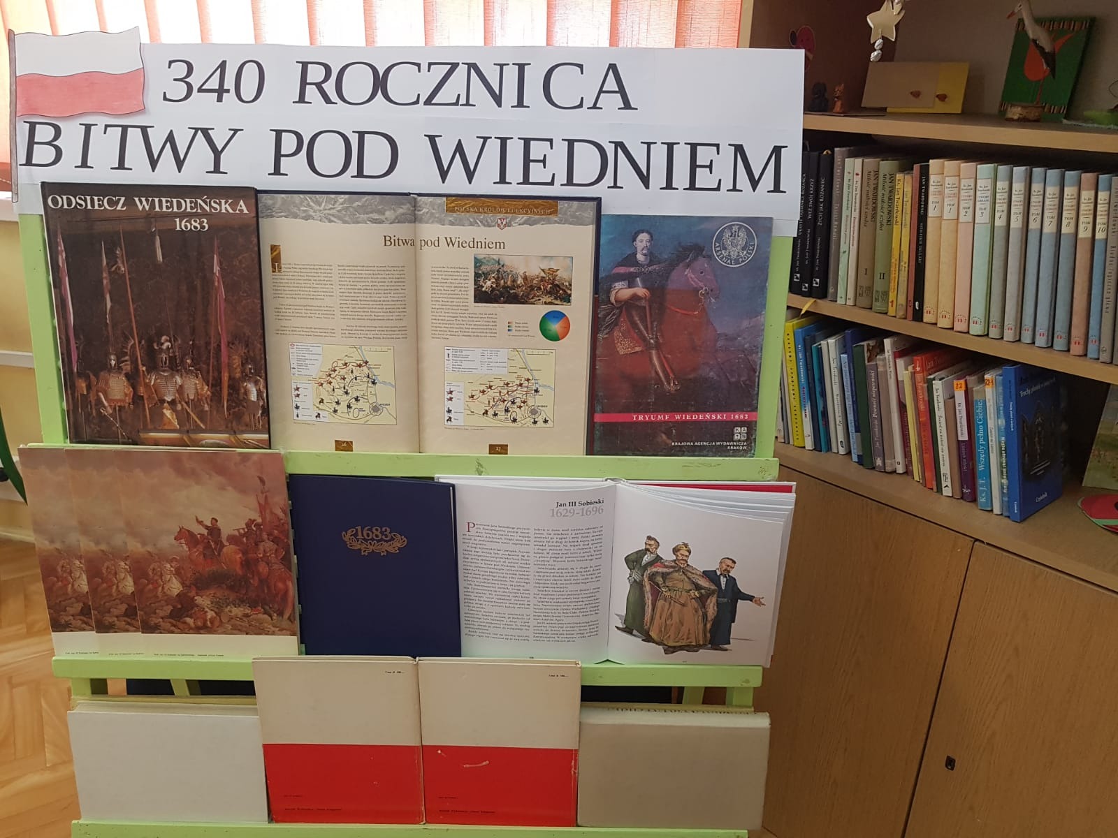 Pamiętamy o największym zwycięstwie oręża polskiego! Przyjdź do biblioteki i obejrzyj wystawkę. Zapraszamy 😊 - Obrazek 1