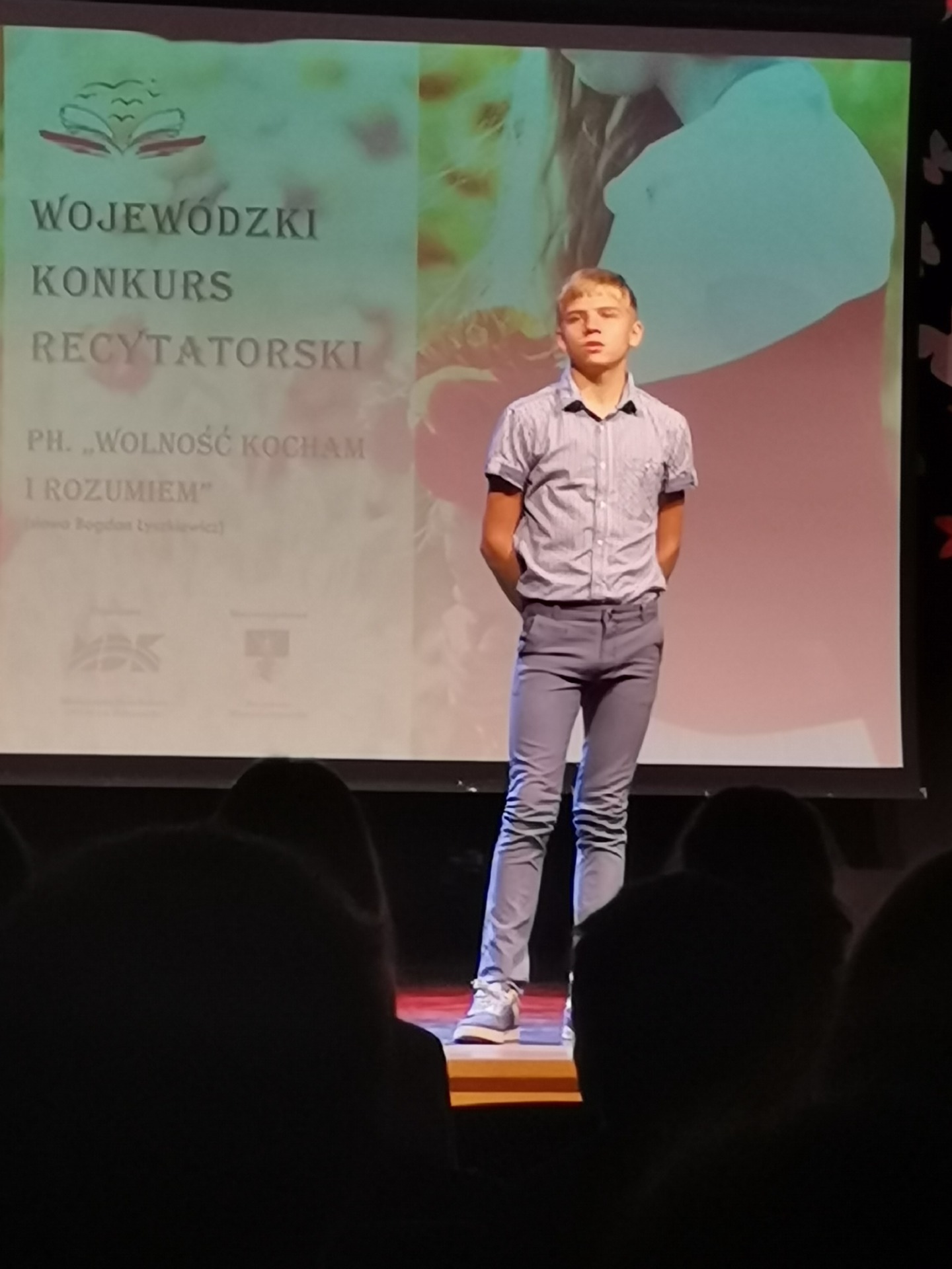 Wyróżnienie dla Mateusza Waszkiewicza w wojewódzkim konkursie recytatorskim organizowanym przez Młodzieżowy Dom Kultury - Obrazek 3