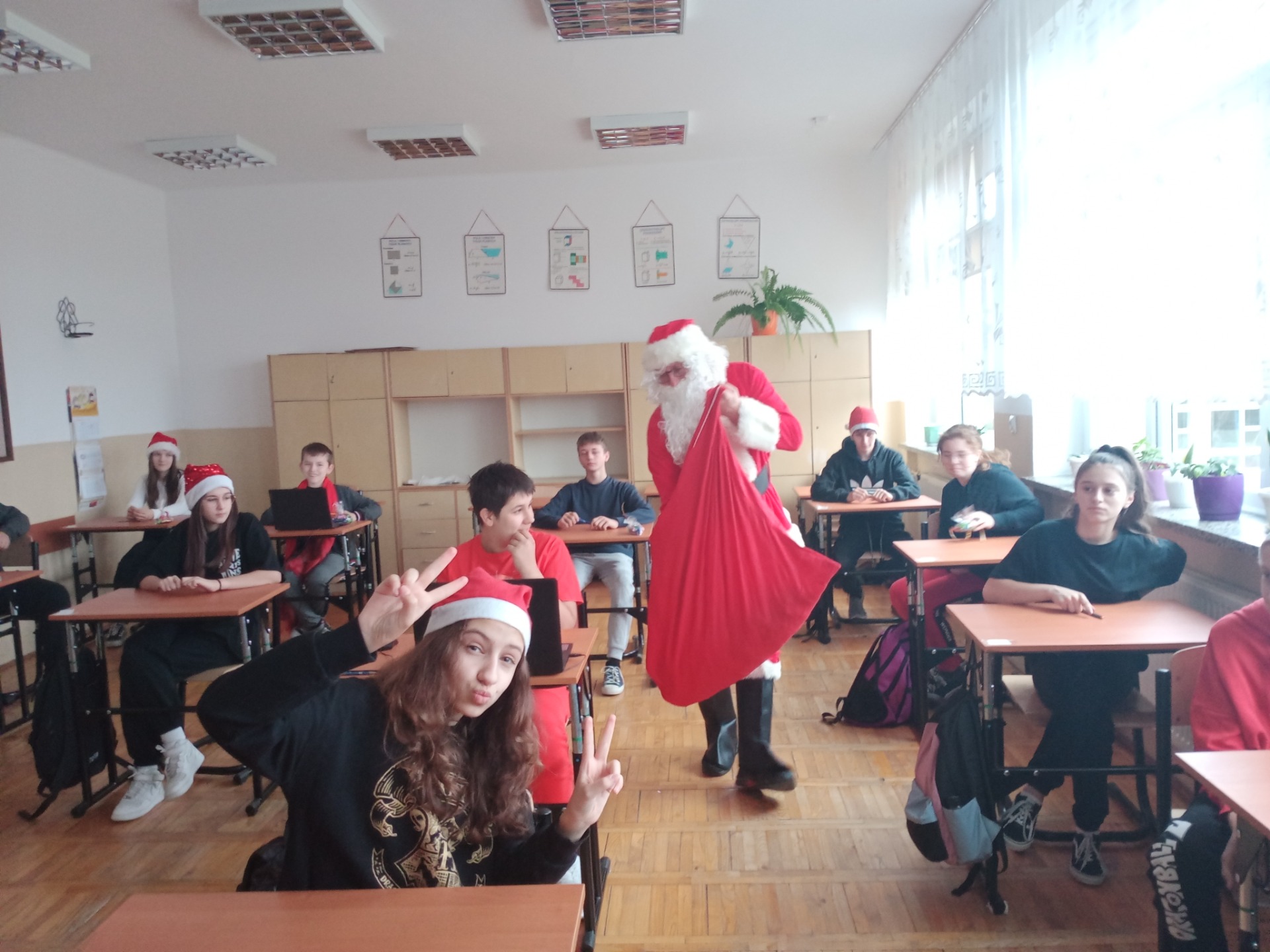 Mikołaj w szkole - Obrazek 4