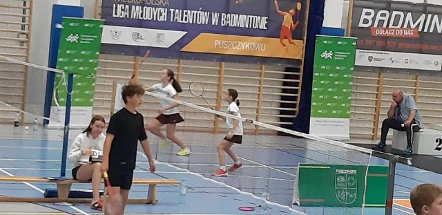 Krajowy Turniej Badmintona w Puszczykowie - Obrazek 3
