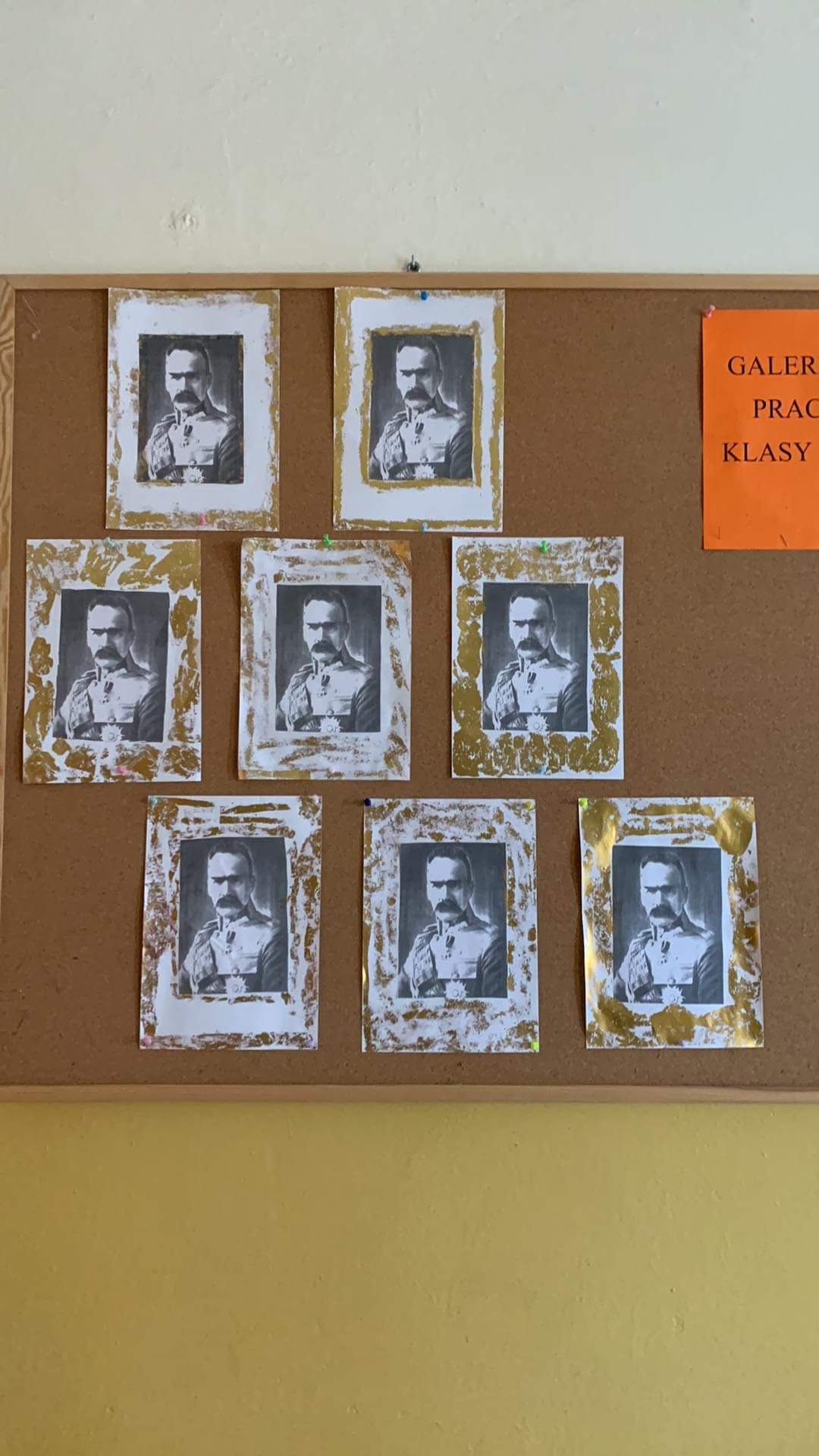 Prace plastyczne związane z naszym patronem Józefem Piłsudskim w klasie II B - Obrazek 1