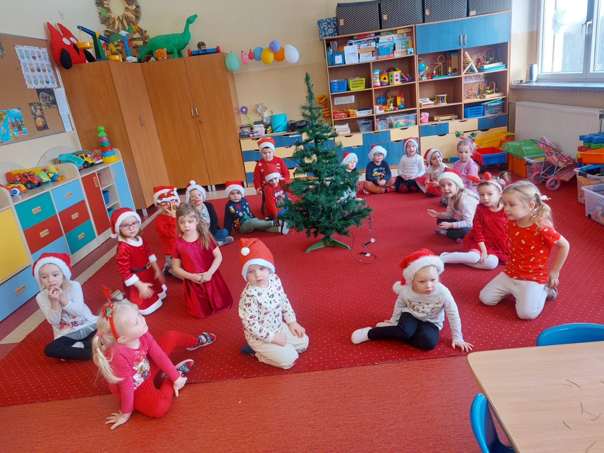 Przygotowania do wizyty Mikołaja w przedszkolu  - Obrazek 10