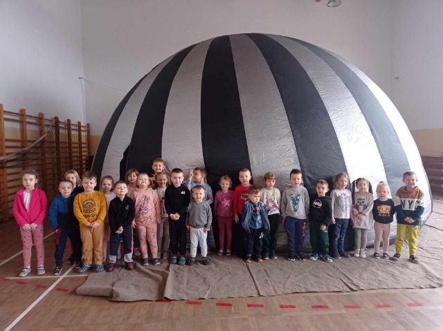 Mobilne planetarium w szkole - Obrazek 1