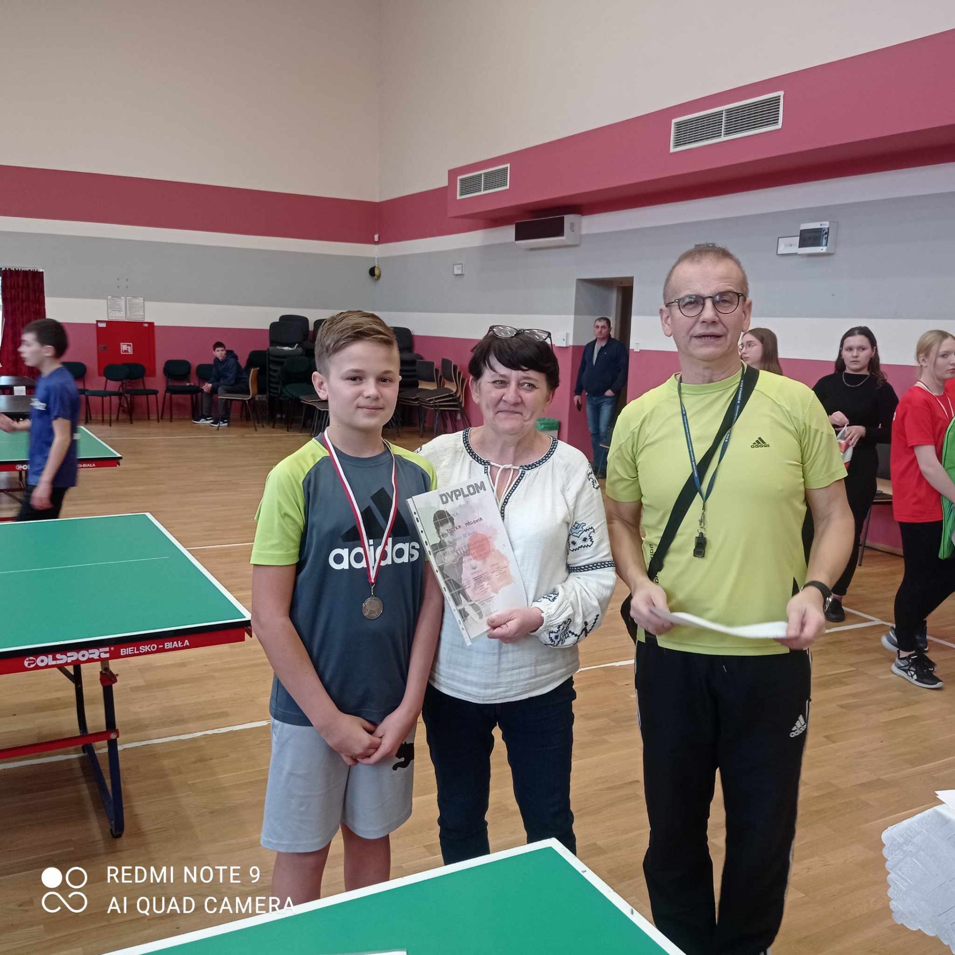 Czołowe miejsca naszych tenisistów stołowych w gminnych zawodach dla uczniów szkół podstawowych w Soninie - Obrazek 6